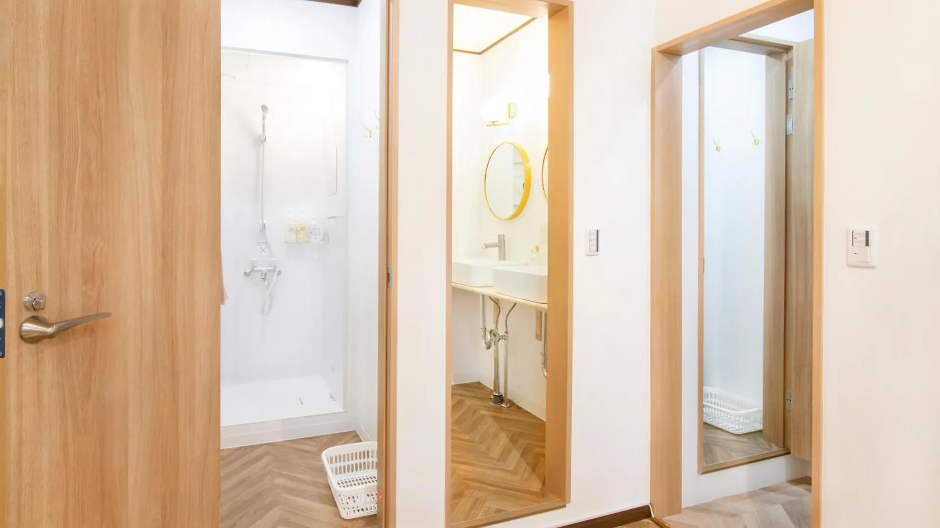 Apartment Meee Asakusa3F4F 浅草徒歩3分 140平米max22名 無料駐車場 屋上絶景 渋谷直通 Tokyo